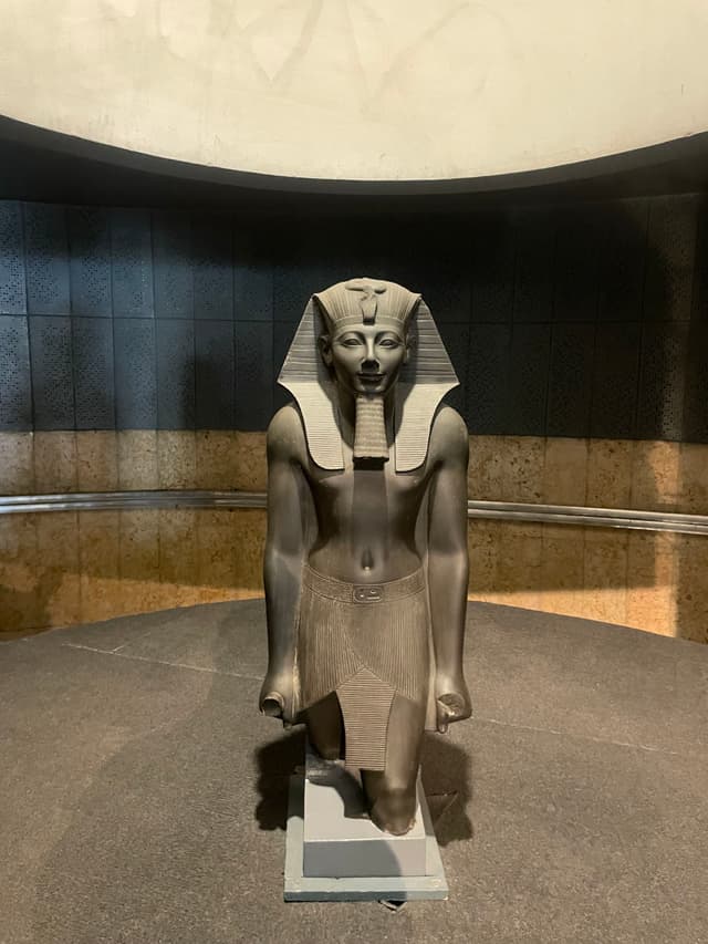 luxor museum